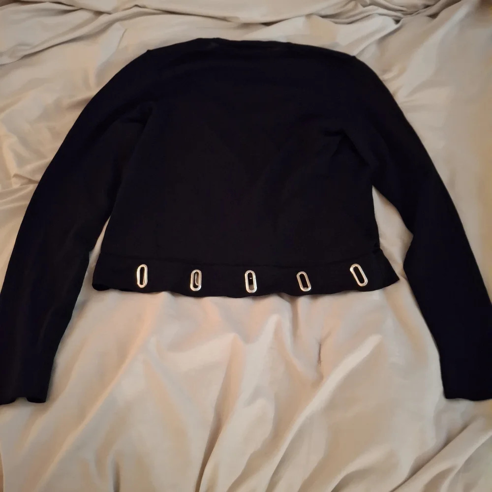 Itsu Elegant Women's Black Wrap Blouse With Metal Detail - Picture 6 of 6